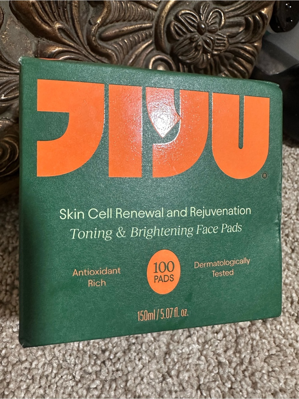 NIB Jiyu Skin Cell Renewal & Rejuvenation Toning & Brightening Face Pads $60
